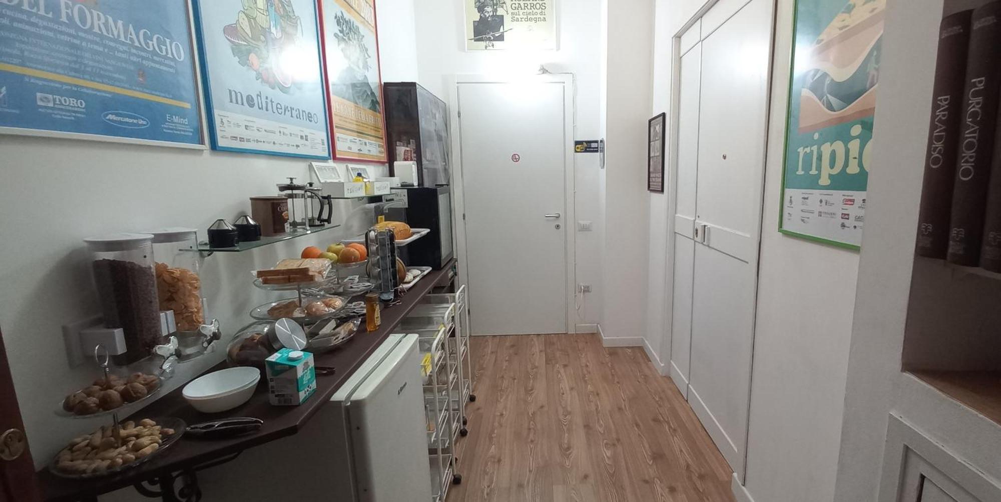 B&B Leo Каляри Екстериор снимка